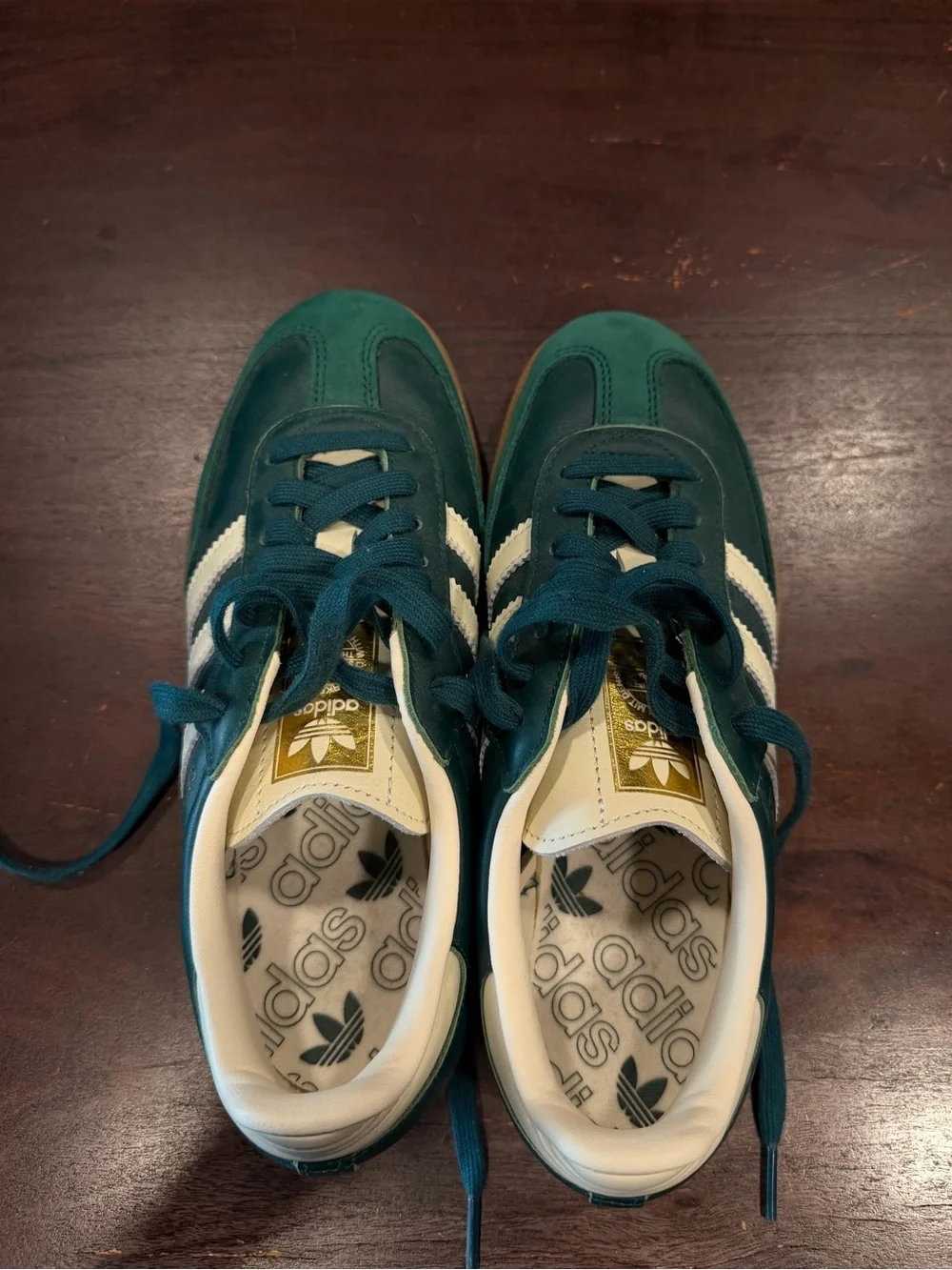 Emerald green Sambas